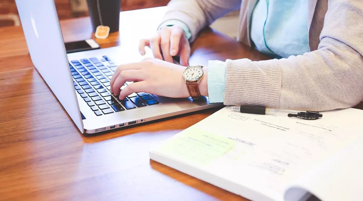 Cauți idei de afaceri? Intră pe StartingUp!