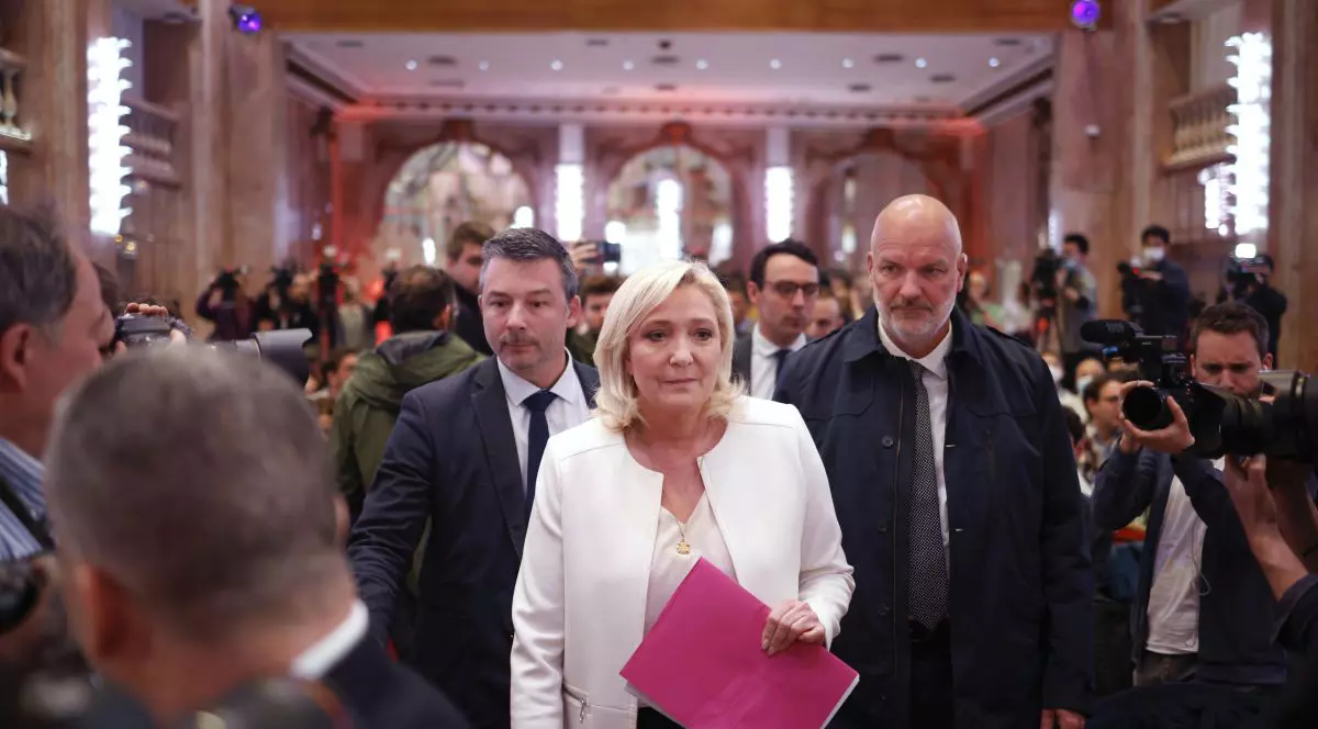 Alegeri Franța | Le Pen și-a anunțat liniile de politică externă: relații strânse cu Rusia, un pas înapoi din NATO, atacuri la adresa Germaniei și a UE