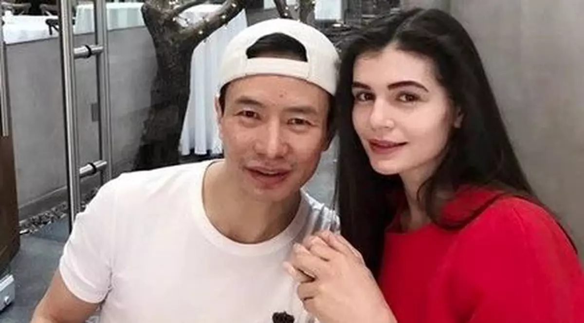 Monica Gabor și Mr Pink