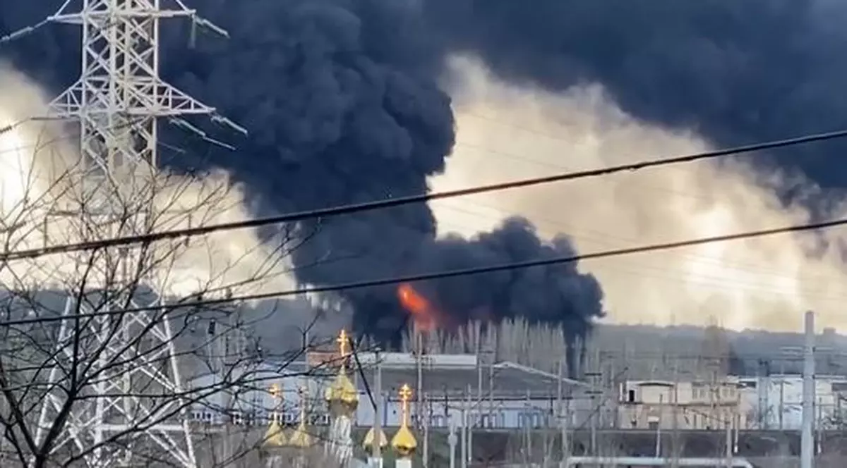 VIDEO | Coloane de fum în orașul-port Odesa, după un atac cu rachete. Care a fost ținta
