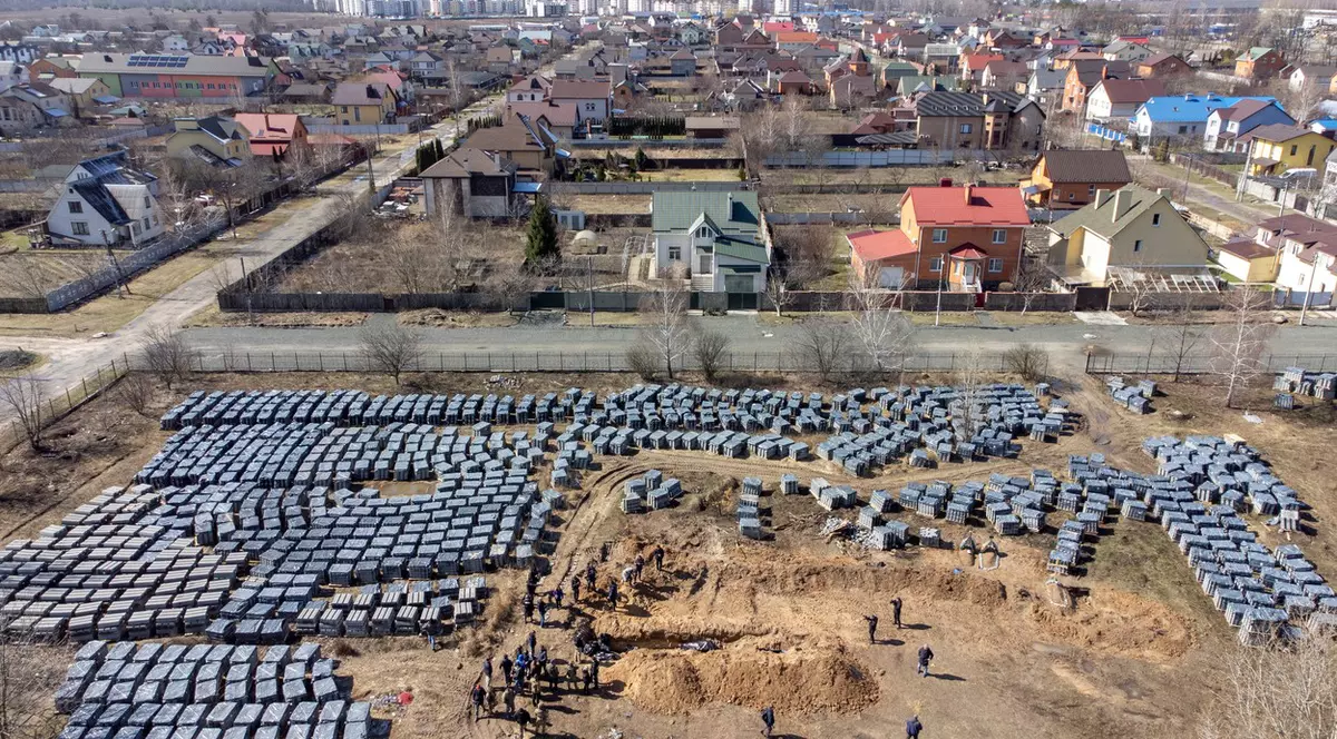 Război în Ucraina, ziua 41 | Rusia dezminte din nou că a ucis civili la Bucha, în timp ce oficialii ucraineni anunță că până la 300 de cadavre s-ar putea afla în groapa comună din orașul de lângă Kiev