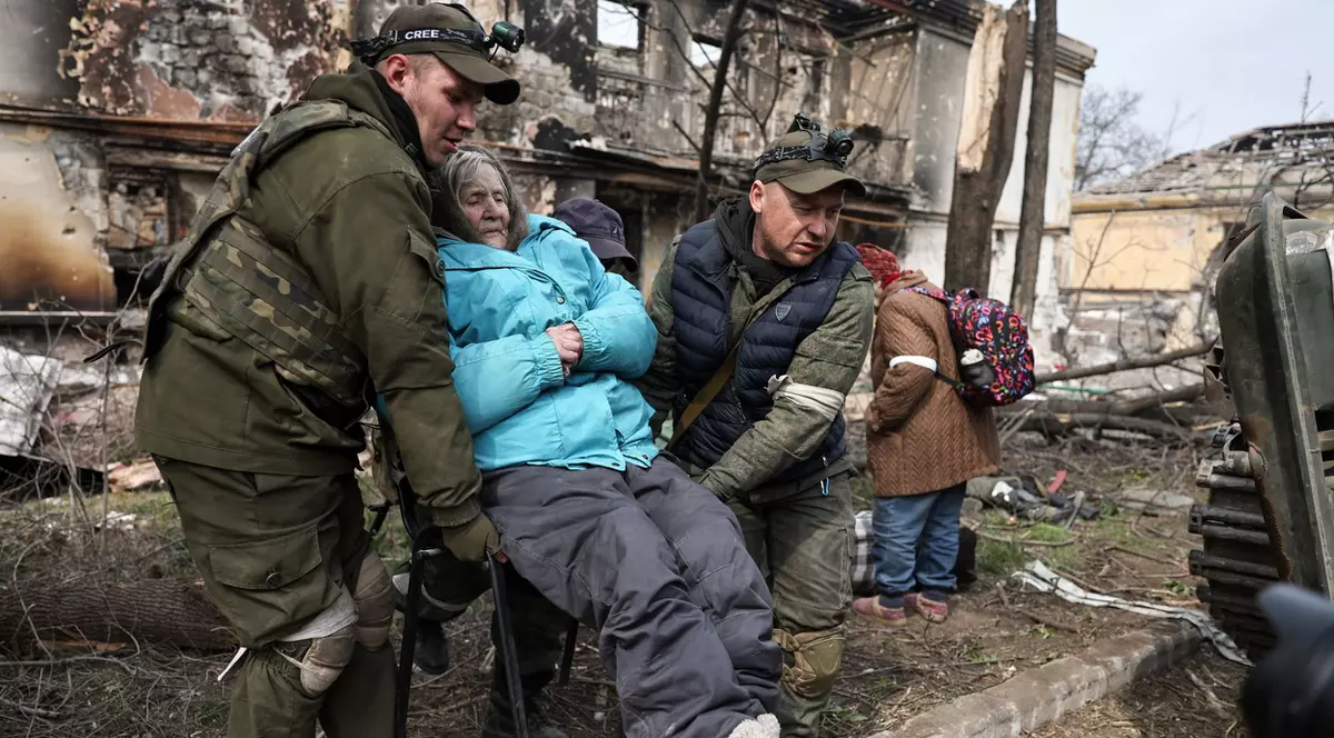 Batalionul Azov îi acuză pe ruși că au împrăștiat cu drona o substanță chimică toxică în Mariupol