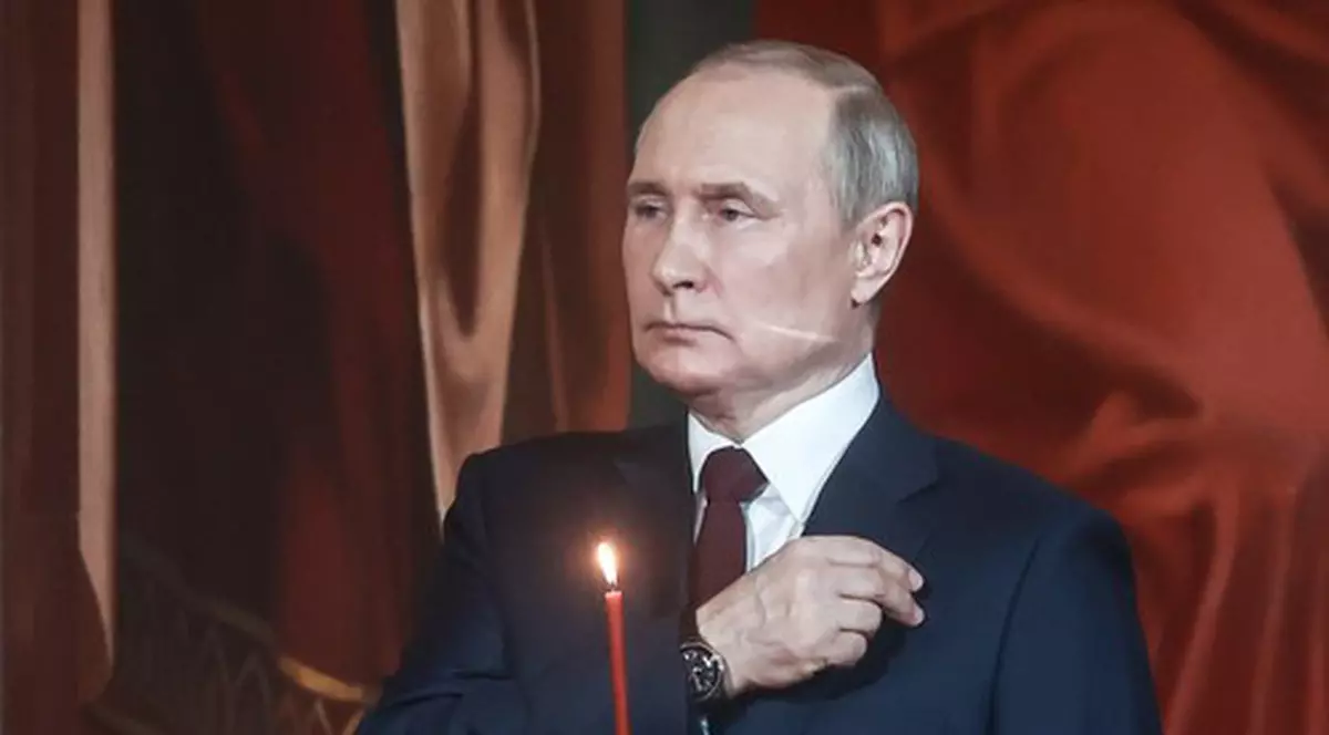 Vladimir Putin a participat la Slujba de Înviere la Catedrala Mântuitorului Hristos din Moscova