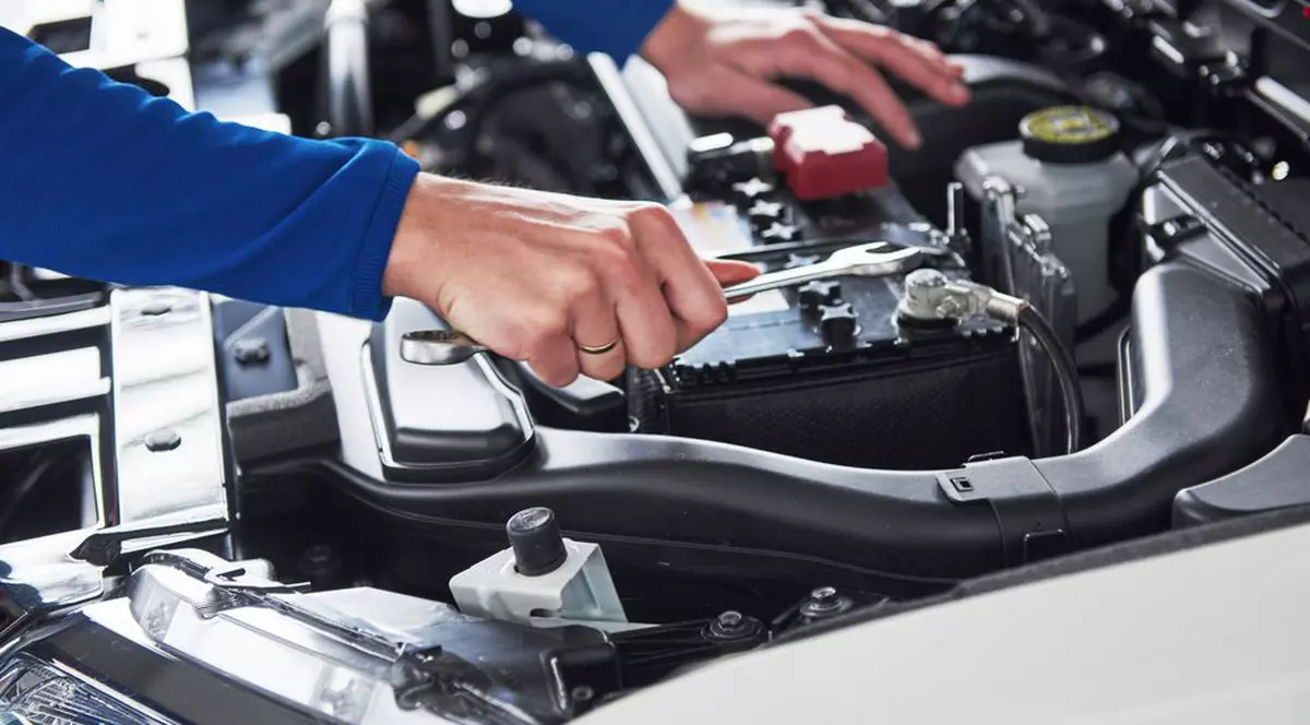 Cum să pășești cu dreptul în sezonul cald? Bateria auto, una dintre componentele ce necesită o atenție mai aparte