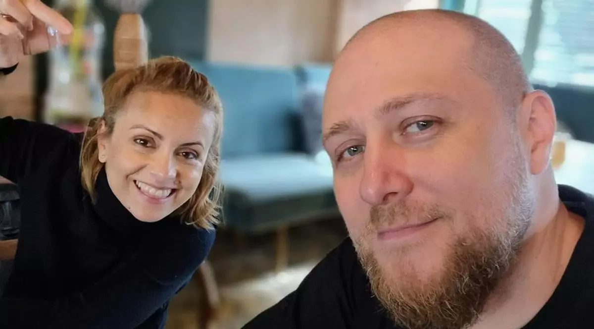 Motivul pentru care Simona Gherghe lipsește de la Antena 1. Unde au plecat prezentatoarea și soțul ei