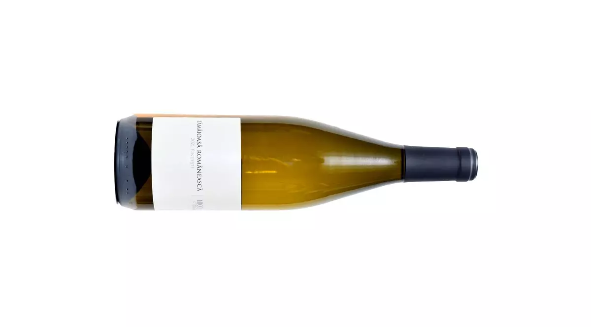 „Vinul tău din via ta”: Tămâioasă Românească 2021 de la Crama „1000 de Chipuri” / De ce să cumperi doar o sticlă, când poți avea tot butașul?