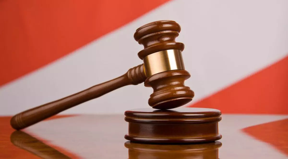 Decizie judecătorească tribunal