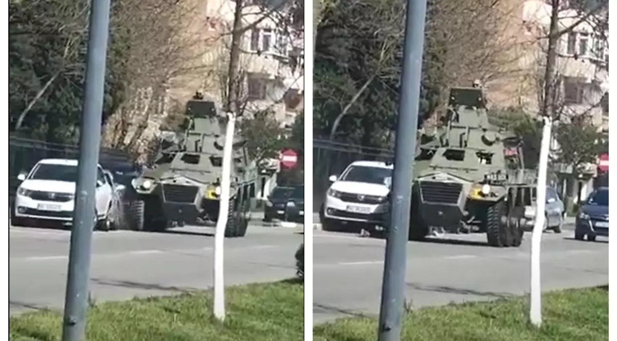 VIDEO | Două mașini avariate de un autovehicul istoric în Râmnicu Vâlcea