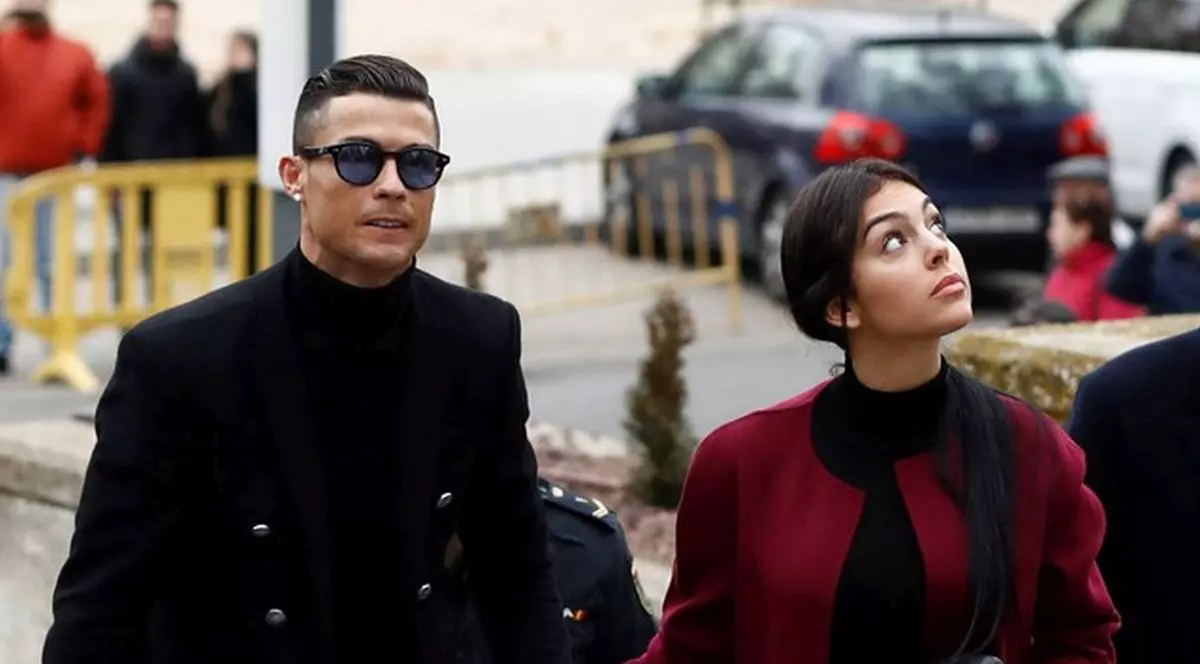 Cristiano Ronaldo a anunțat că unul dintre gemenii săi a murit la naștere