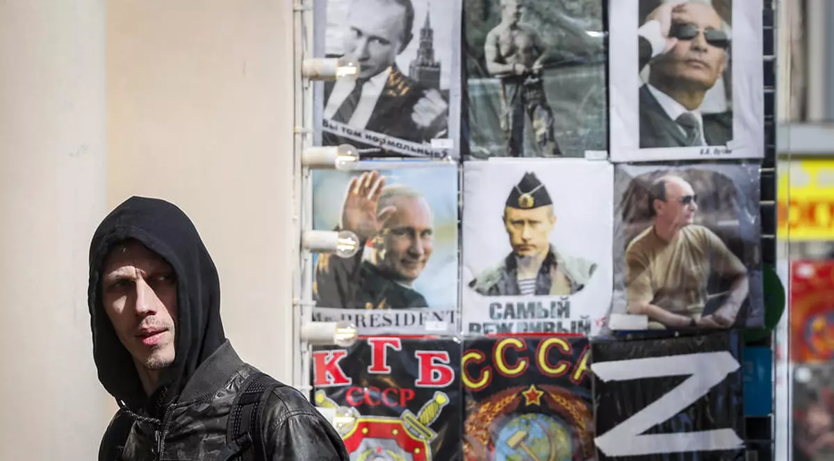 După două luni de război, o parte din rușii care au plecat din țară se întorc resemnați la Moscova. „Sigur, Putin e diabolic. Dar viața continuă”