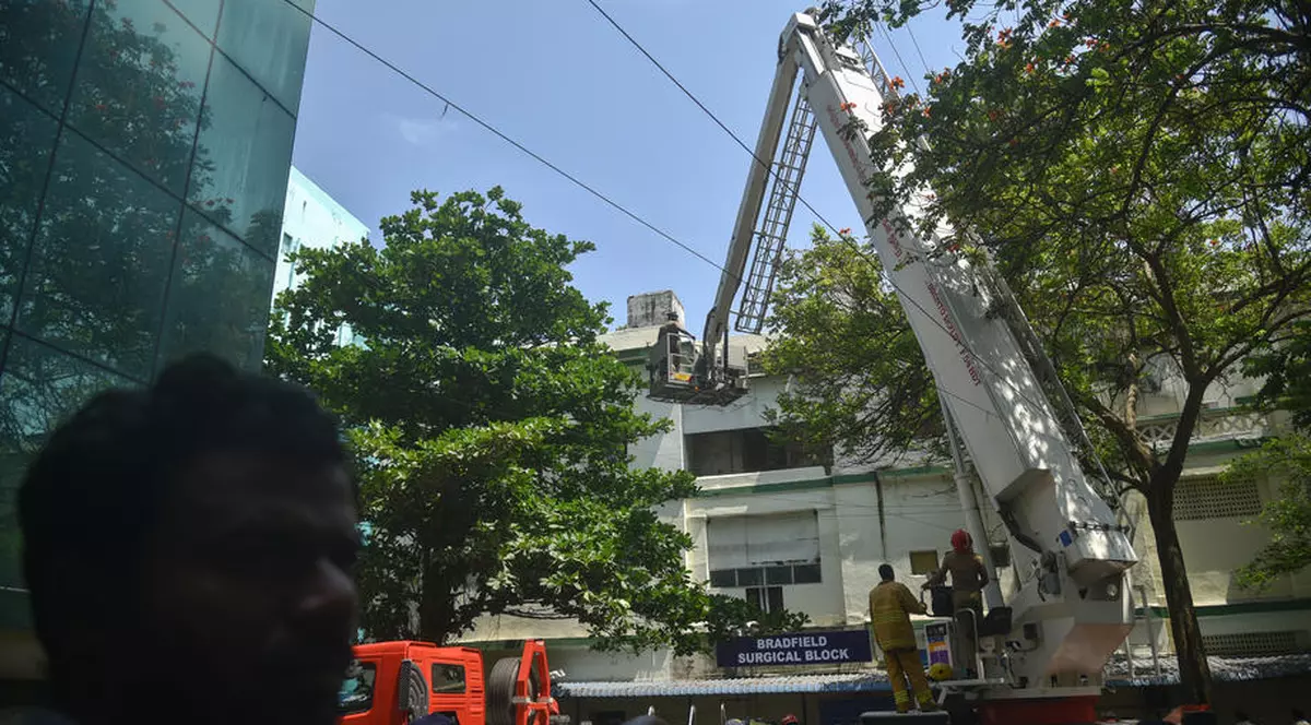 Cel puțin 11 persoane au murit electrocutate în timpul unei procesiuni la un templu din India