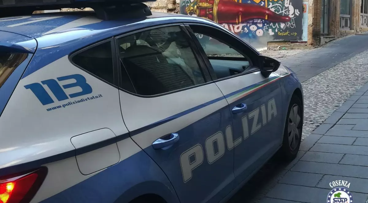 Un român a furat mașina unui conațional, apoi i-a cerut răscumpărare, în Italia. Cum a fost prins tâlharul