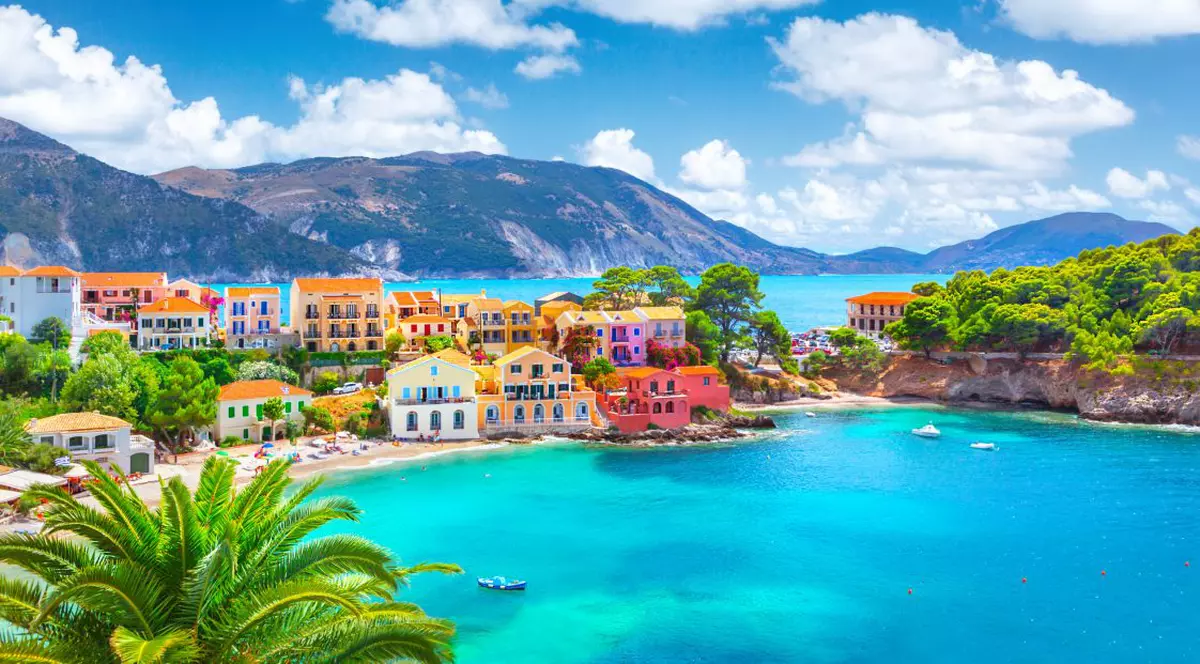 Fără restricții în Grecia. Românii vor putea merge în vacanță doar cu buletinul, fără certificat COVID