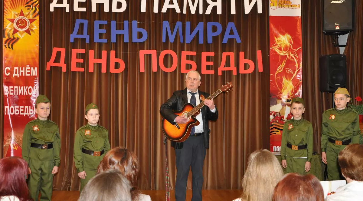 Școlari îmbrăcați în soldați, la un eveniment organizat de Ambasada Rusiei la Berna: „Participarea a fost voluntară”