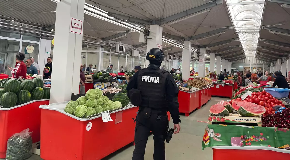 Două amenințări cu bombă la Vaslui, ce vizau o piață aglomerată din oraș. „Alahu Akabar”, mesajul primit pe email de Poliția Locală