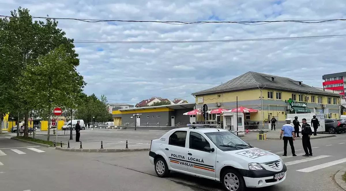 VIDEO Două amenințări cu bombă la Vaslui, ce vizau o piață aglomerată din oraș. „Alahu Akabar”, mesajul primit pe email de Poliția Locală