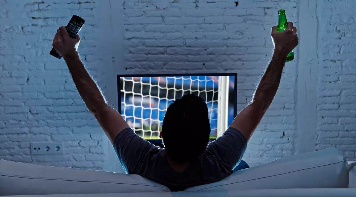 Casele de pariuri sportive sunt pe locul 5 în topul investitorilor în publicitatea TV din România, în ciuda reglementărilor privind protecția minorilor. Estimări de sume