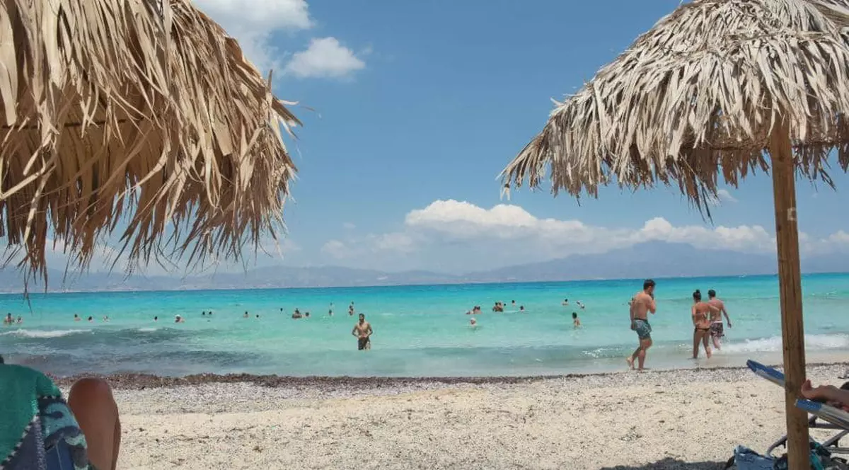 Turiștii, interziși pe o insulă din Grecia care primea anual 200.000 de vizitatori. De ce a fost luată această decizie radicală