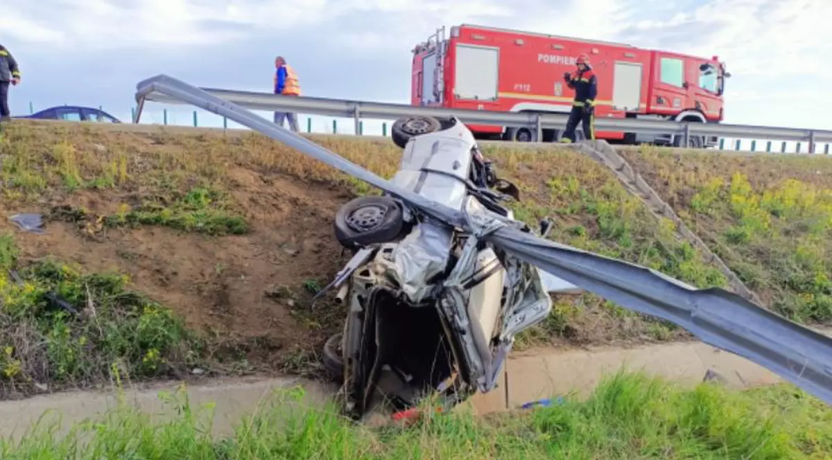 Accident pe Autostrada Soarelui. Patru persoane, printre care doi copii, au fost rănite