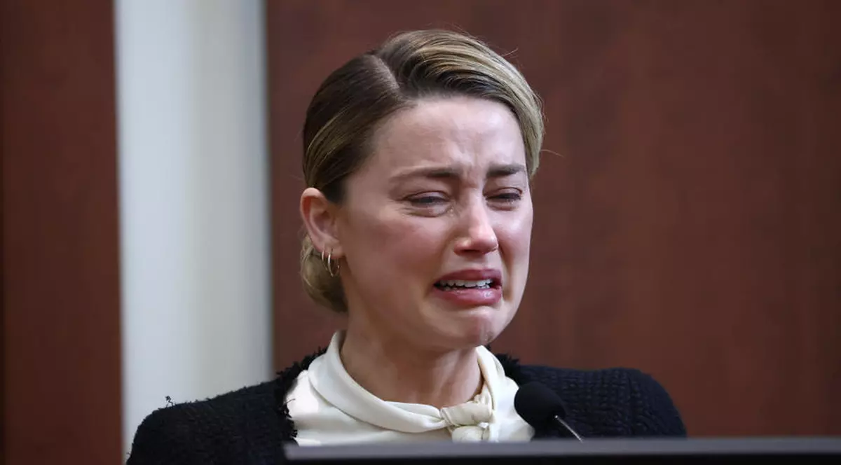 Amber Heard a izbucnit în lacrimi la procesul cu Johnny Depp. L-a acuzat de agresiune sexuală: „Am fost speriată”