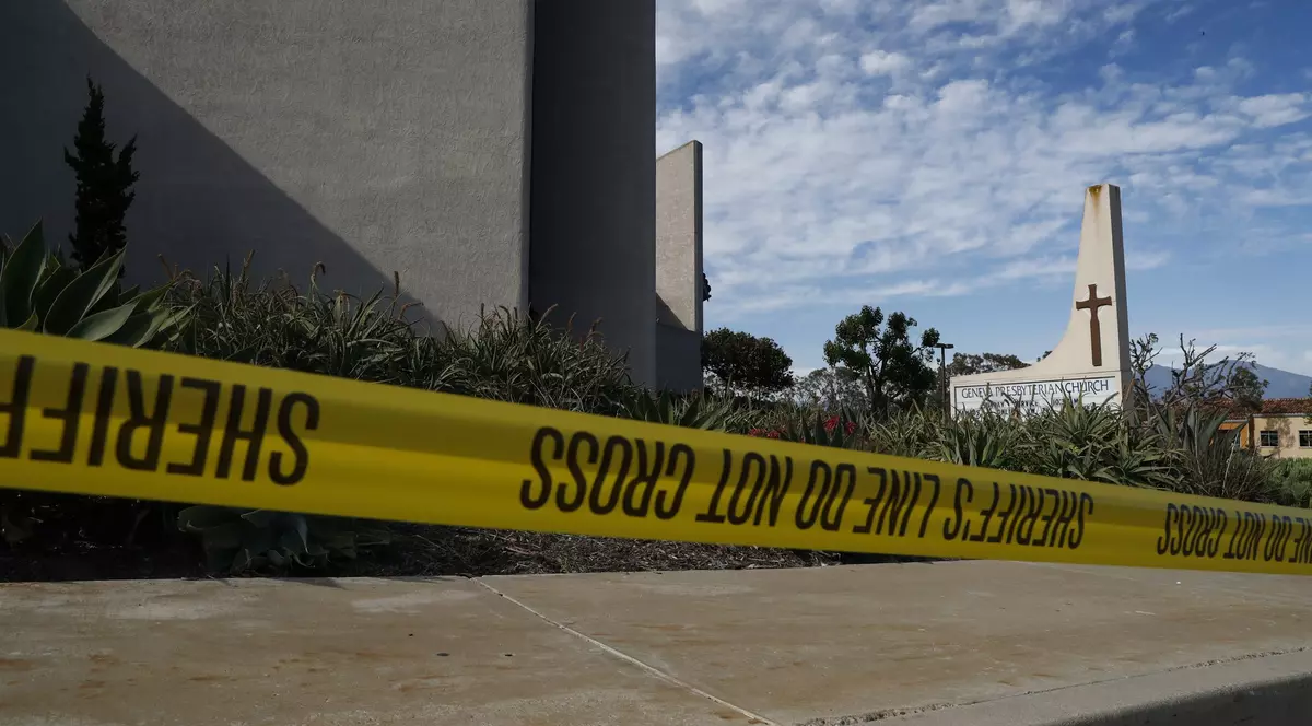 Atac la o biserică din California. Bărbatul care a deschis focul a fost prins de enoriași