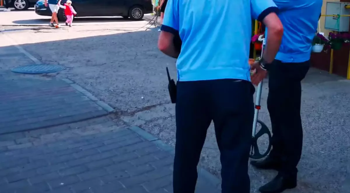 Un bărbat a fost ucis pe loc de o maşină, în timp ce ieşea dintr-un canal, la Iași