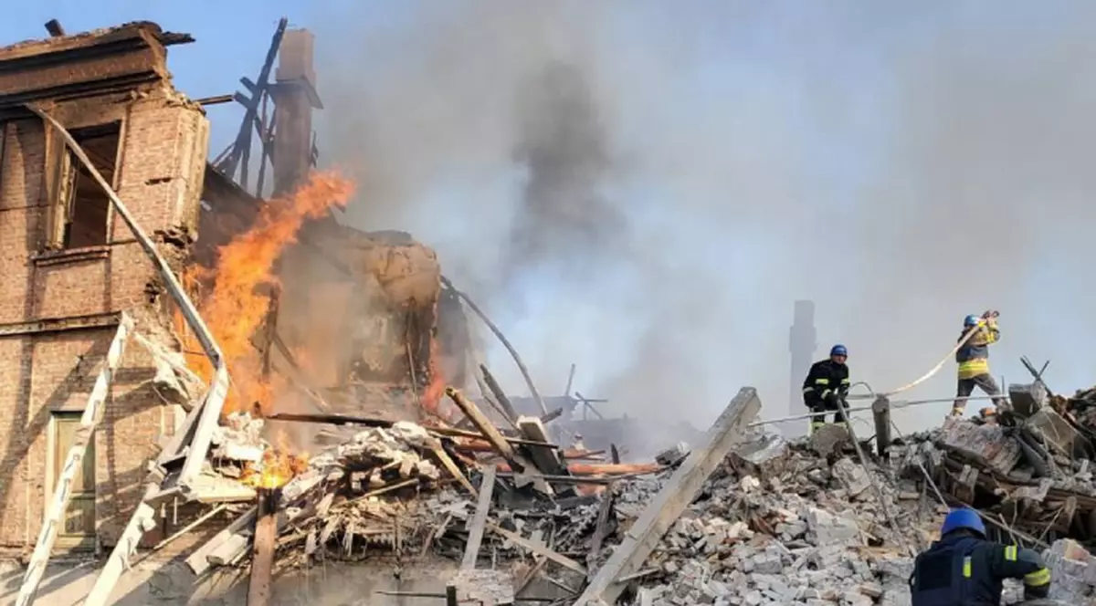 Atac al armatei ruse asupra unei şcoli în care se adăposteau aproape toți locuitorii unui sat din regiunea Luhansk