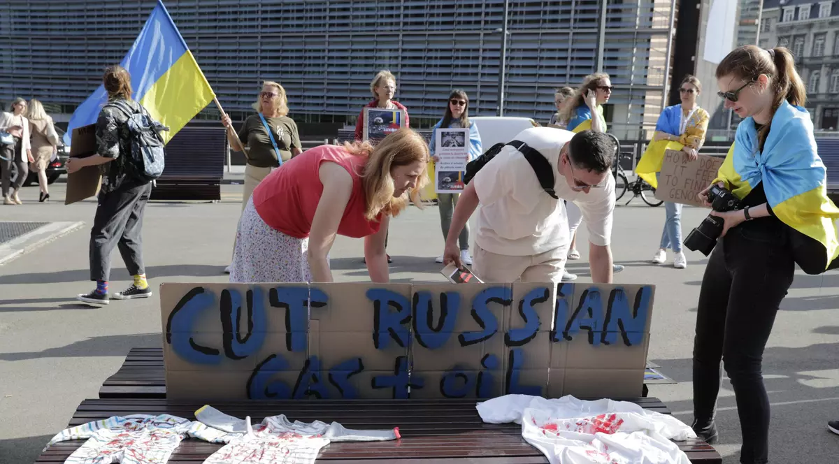 UE pune la bătaie 220 de miliarde de euro pentru ca statele membre să scape de dependența de hidrocarburile rusești