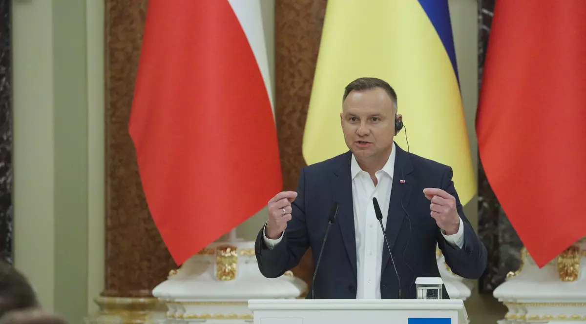 Preşedintele Poloniei, în parlamentul ucrainean: Ucraina trebuie să-şi decidă singură viitorul