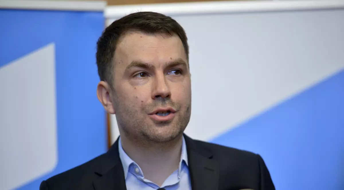 SURSE: Deputat USR, dat afară din grupul parlamentar după ce a criticat conducerea. Cum a argumentat Drulă