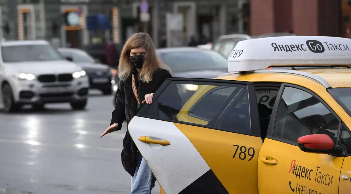 Guvernul rus obligă aplicațiile de taxi să pună la dispoziția serviciilor de informații datele pe care le colectează