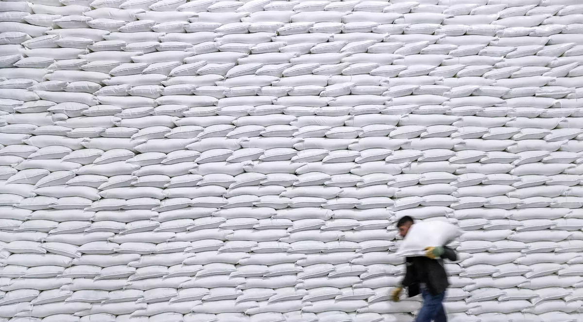 India, cel mai mare producător de zahăr la nivel mondial, restricționează exporturile