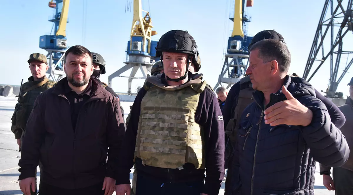 Vicepremierul Rusiei, vizită în Mariupolul distrus de ruși. „Revenirea la viața pașnică începe” în Donețk și Luhansk