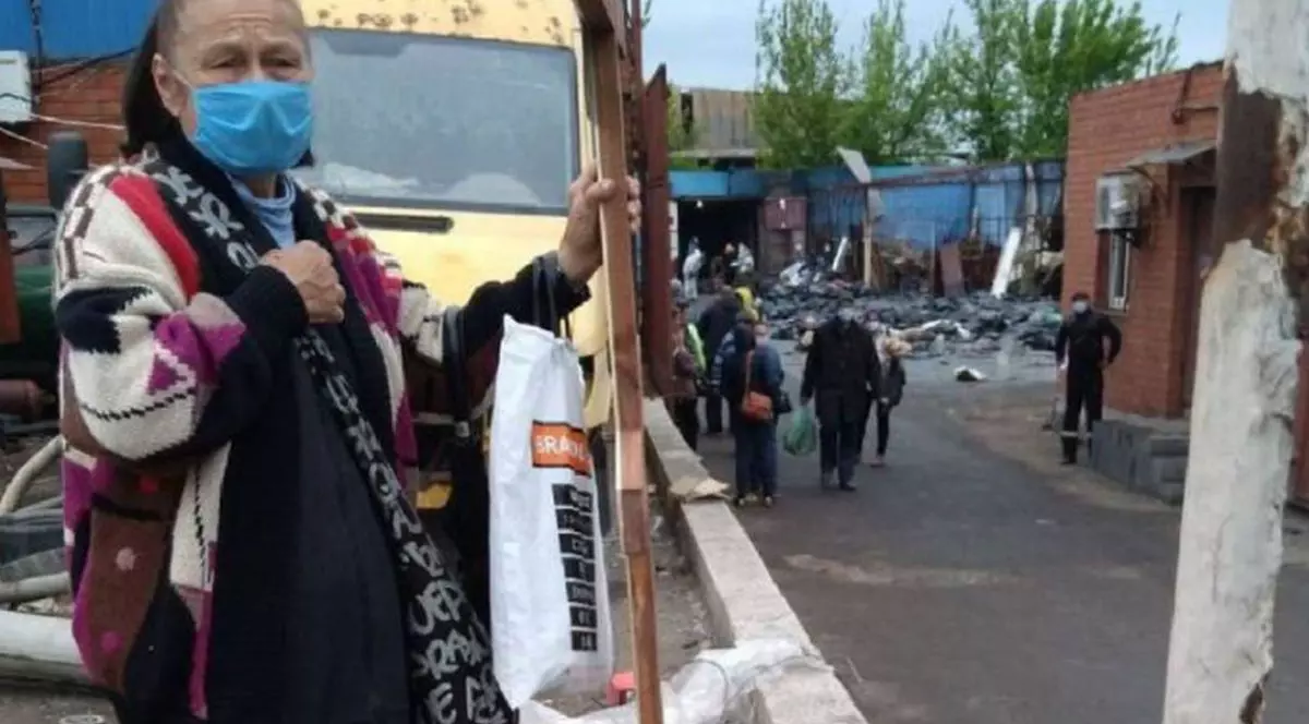 Aproximativ 200 de cadavre, găsite printre ruinele unei clădiri din Mariupol. „Orașul este un cimitir”