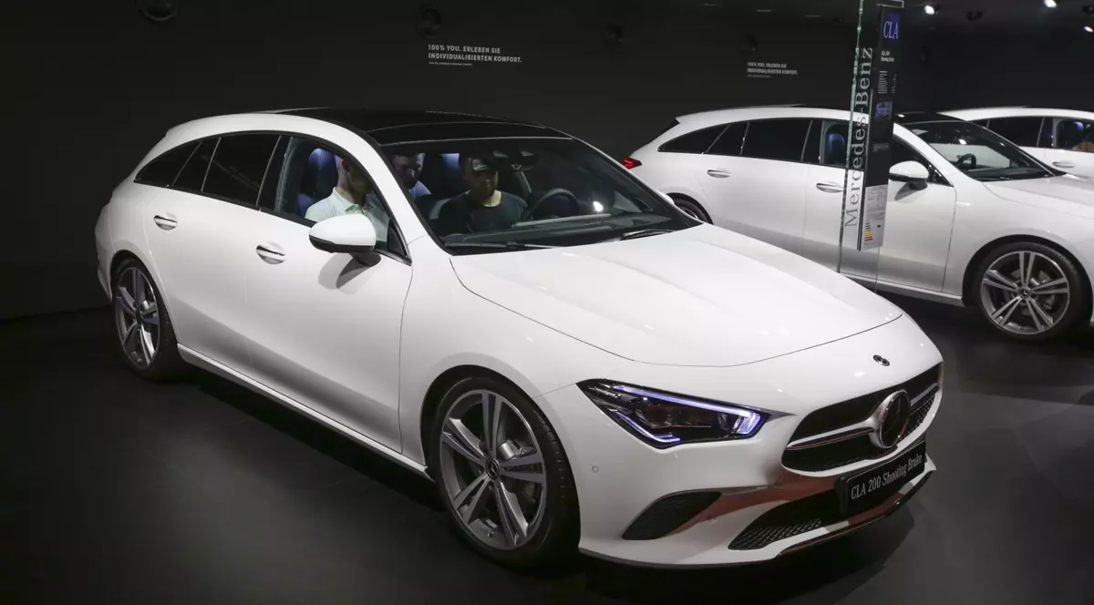 Mercedes nu va mai fabrica din 2023 mașini echipate cu cutii manuale de viteze