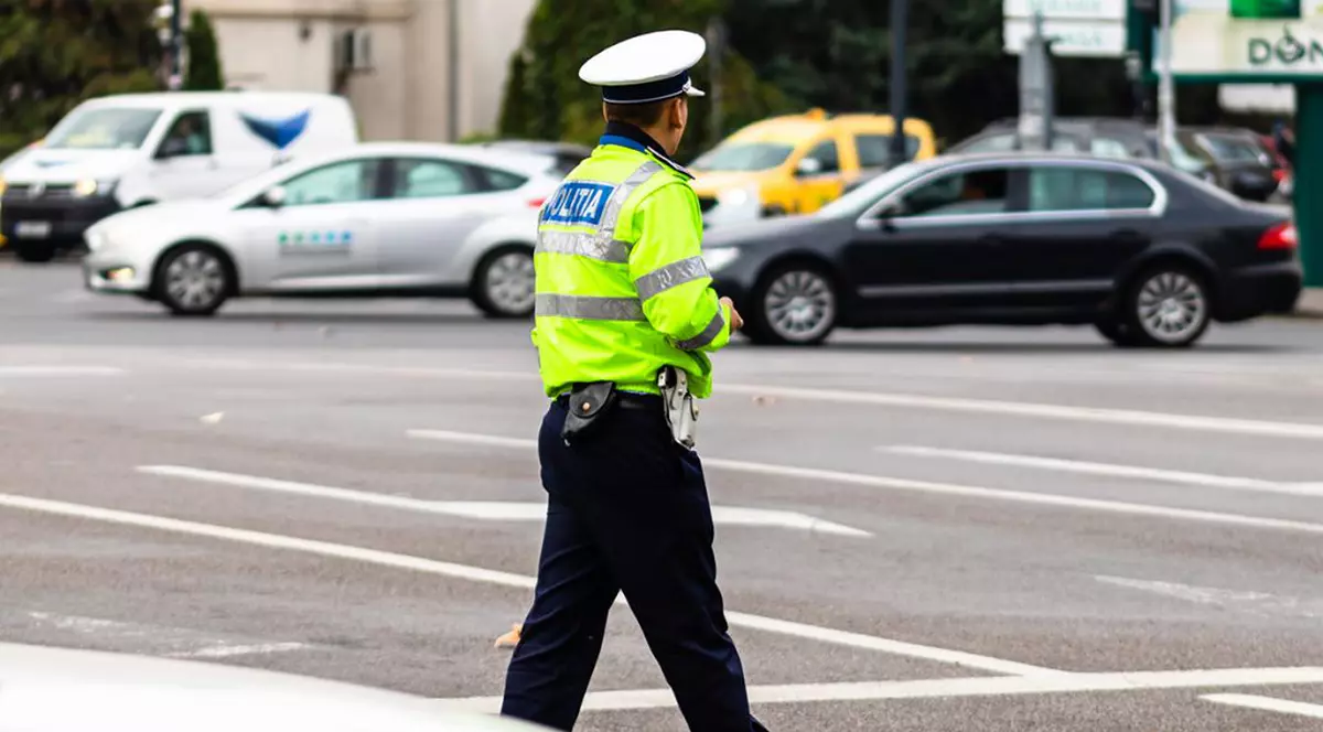 VIDEO Și apără-l de ispită. Un tânăr dintr-un sat din Vaslui a primit interdicție de la judecători să mai meargă la oraș timp de doi ani