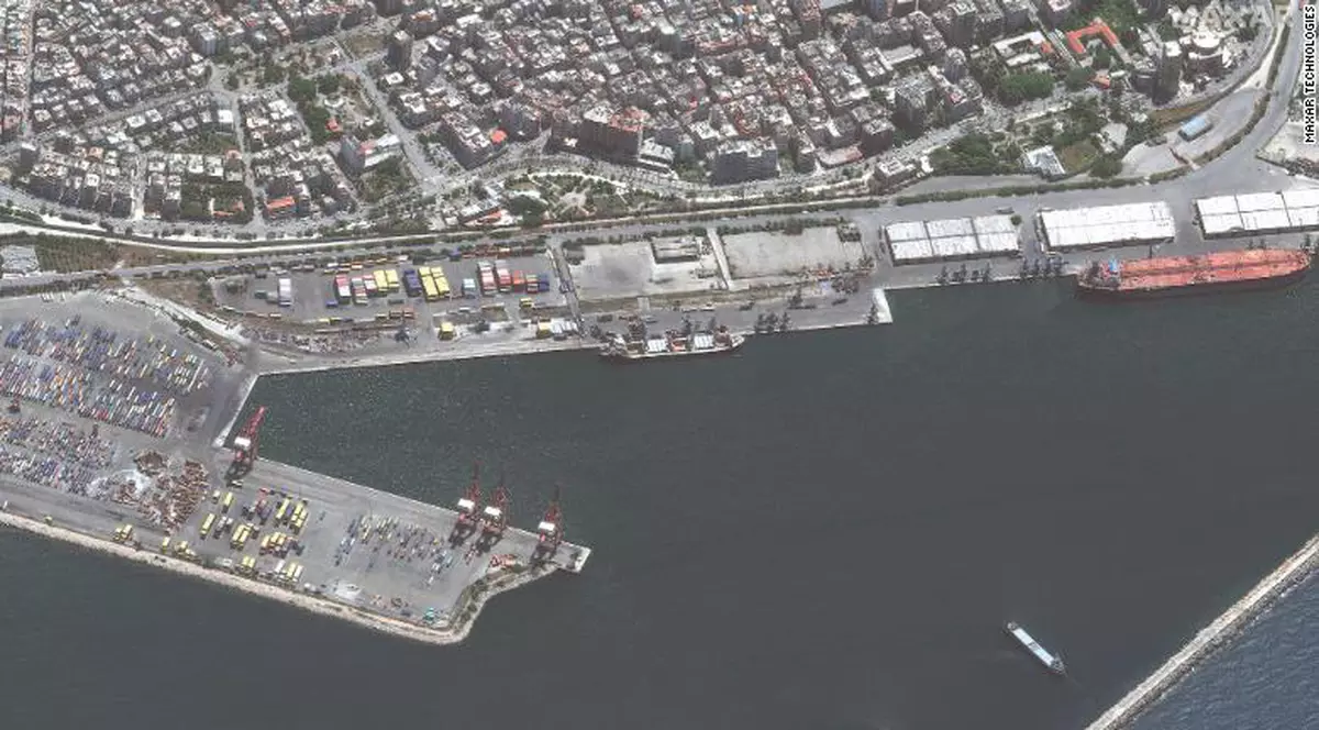 Un vas rusesc a fost fotografiat din satelit în timp ce transporta cereale furate din Ucraina în Siria