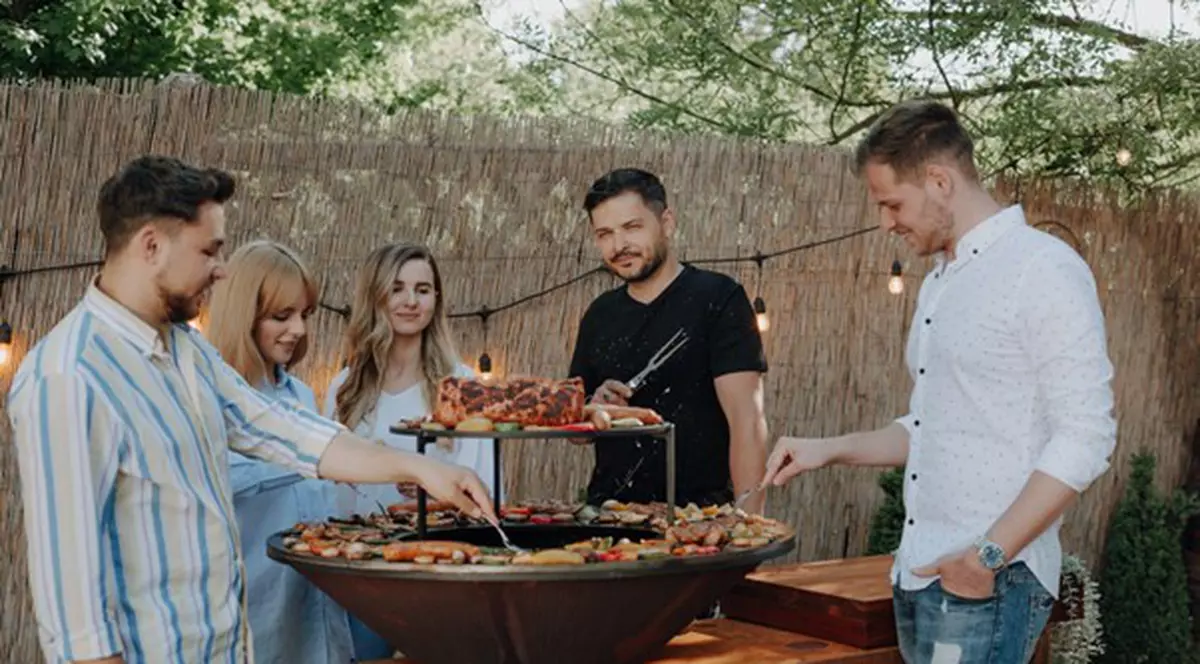 Liviu Vârciu și-a lăsat prietenii mască cu acest grătar unic în România!