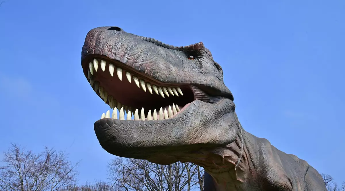 Fosilele unui dinozaur care a inspirat „Jurassic Park” s-au vândut cu peste 12 milioane de dolari