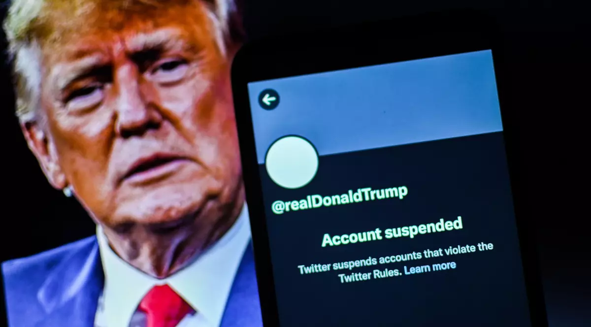 Elon Musk spune că îi va permite lui Donald Trump să revină pe Twitter