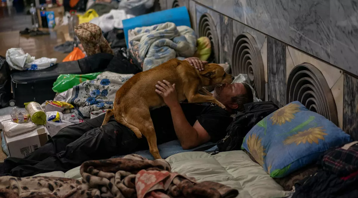 Metroul din Harkov își reia activitatea, după luni în care a servit drept adăpost de bombardamente