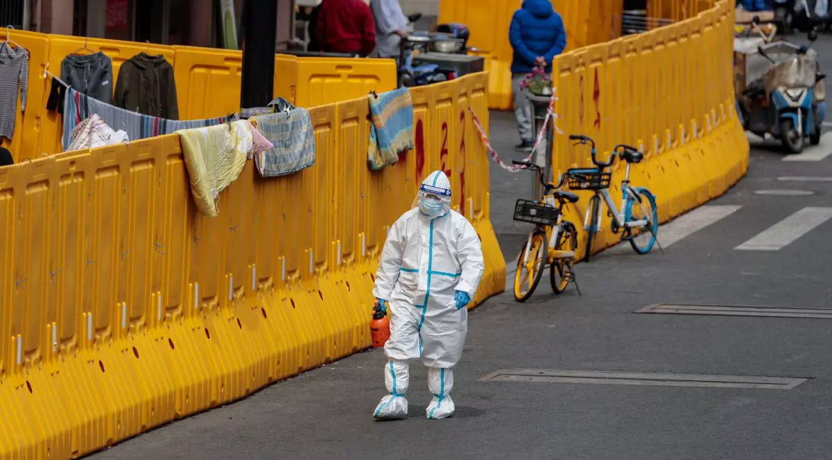 Locuitorii din Shanghai nu cred că viața lor va reveni la normal, după ce autoritățile au anunțat că au epidemia sub control: „Mă puteți păcăli, dar nu de prea multe ori”