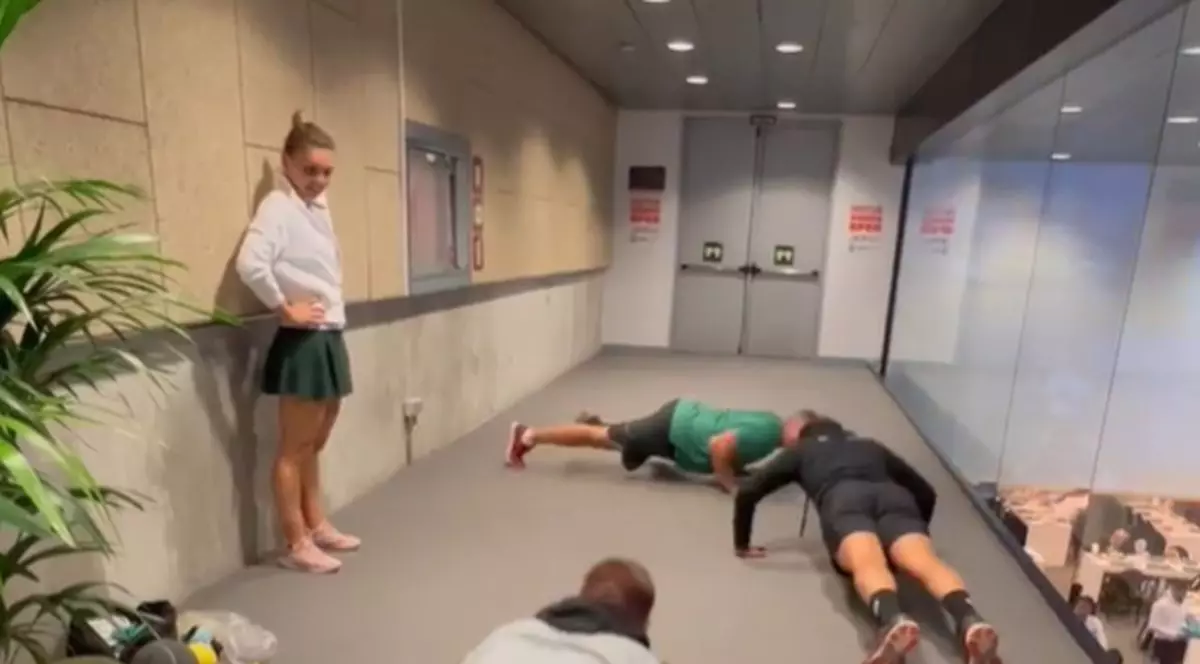 Simona Halep, provocare pentru Patrick Mouratoglou după victoria de la Madrid. Imagini haioase cu echipa româncei