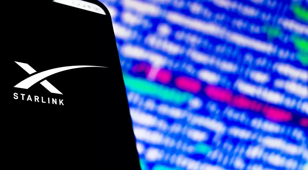 Starlink Romania- Logo-ul aplicatiei Starlink afisat pe un smartphone