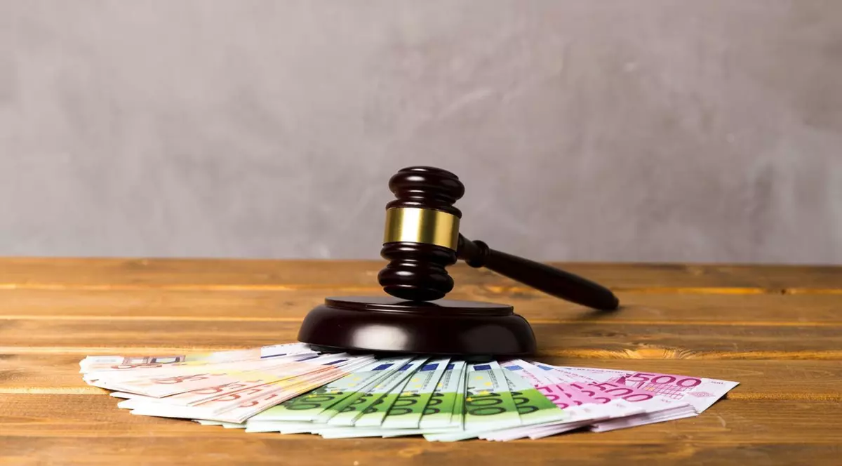 Lucrezi în străinătate? Cum să eviți încălcarea drepturilor de muncă!