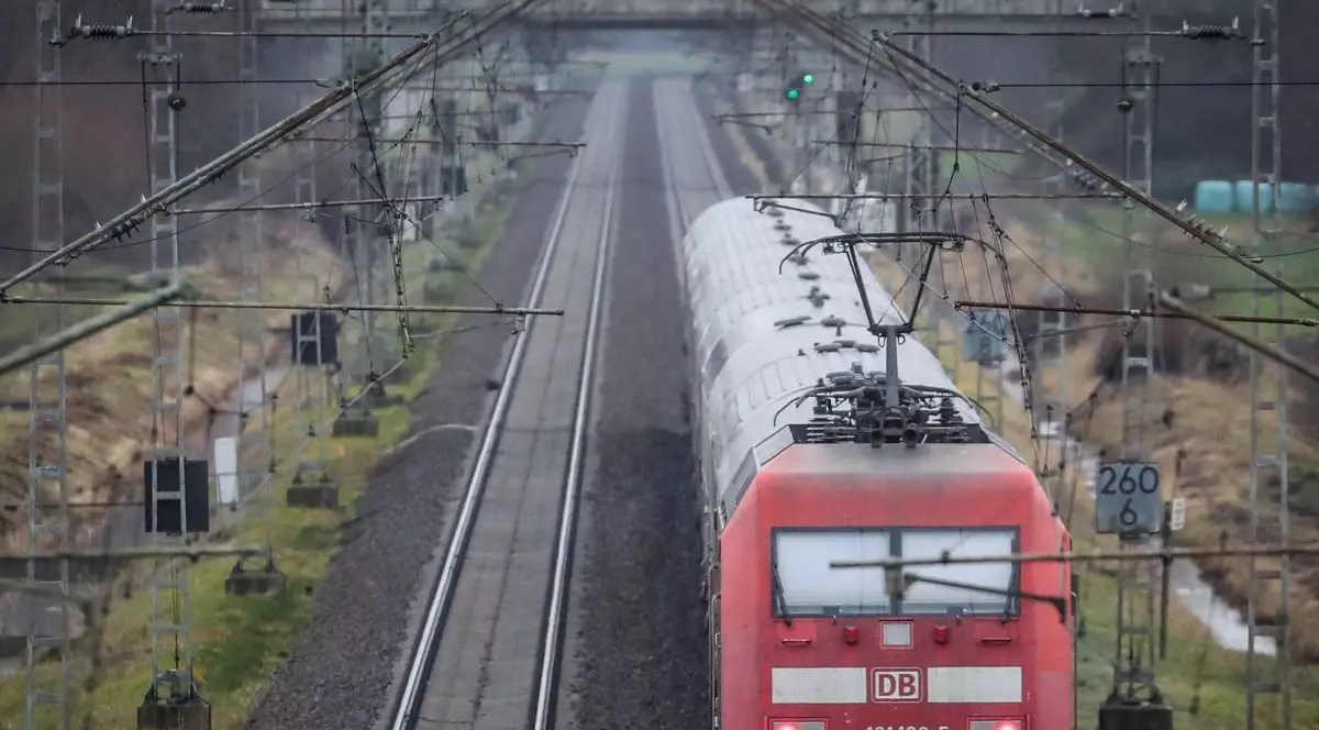 De ce oferă Germania o vară de călătorii super-ieftine, cu 9 euro pe lună în tren, autobuz sau metrou? „Un plan nebunesc, dar inspirat”