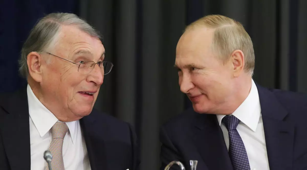 El este celebrul om de afaceri german, prieten cu Ion Țiriac, care a fraternizat cu Rusia. Acum își pune cenușă în cap: „Și eu mă acuz pentru asta”