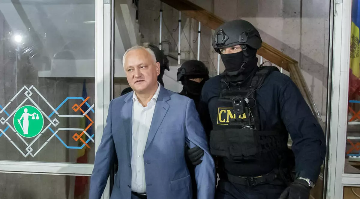 Fostul președinte moldovean Igor Dodon a fost eliberat din arest la domiciliu și pus sub control judiciar