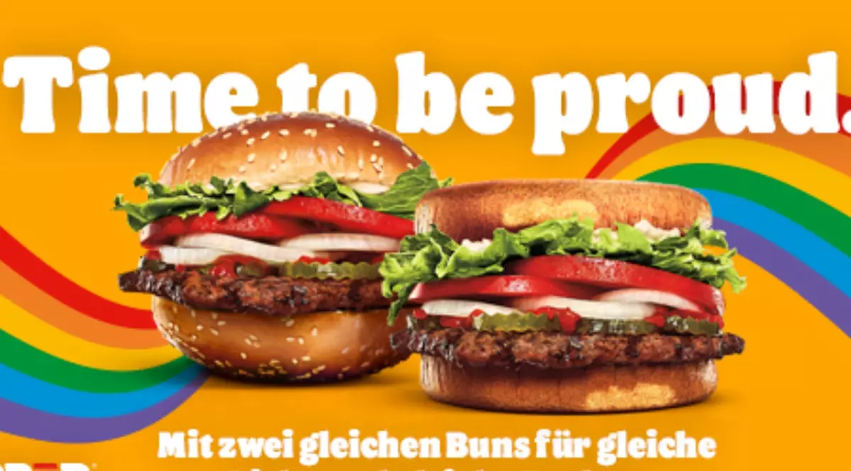 Burger King a scos un burger cu două chifle egale pentru a celebra luna Pride