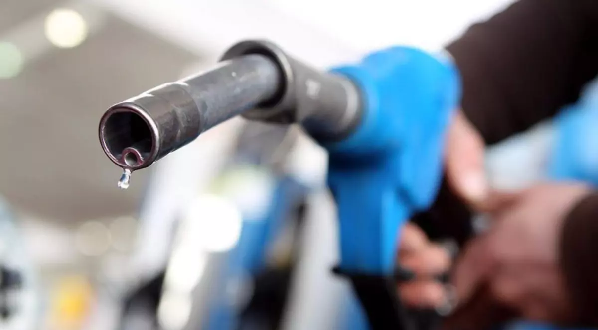 SURSE: Guvernul nu va mai prelungi compensarea prețului motorinei și benzinei la pompă de la 1 ianuarie 2023